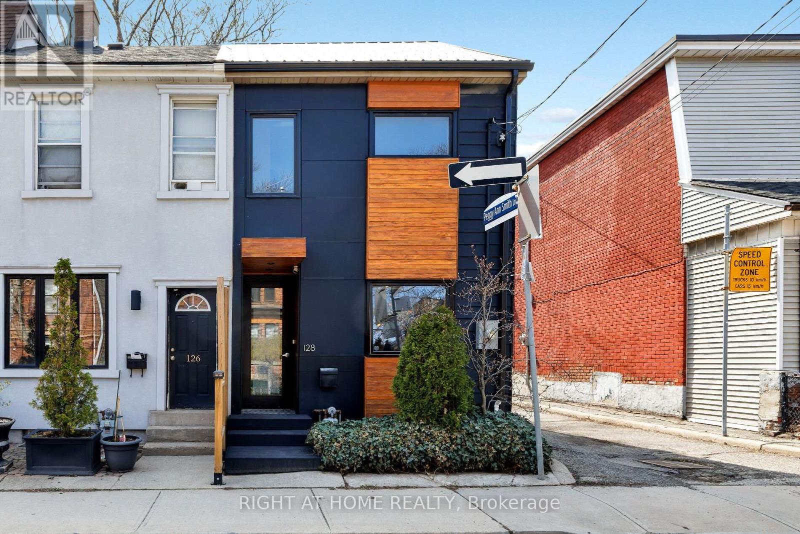 128 HAMILTON STREET, Toronto, Ontario