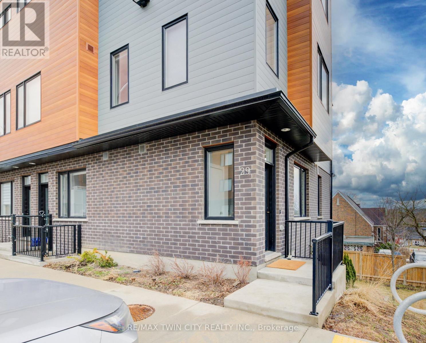 Property at 29 - 54 BRIDGE STREET W image 3