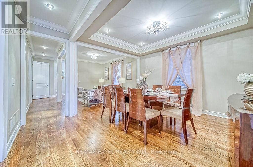 166 Townsgate Drive, Vaughan, Ontario  L4J 8J5 - Photo 11 - N12128211