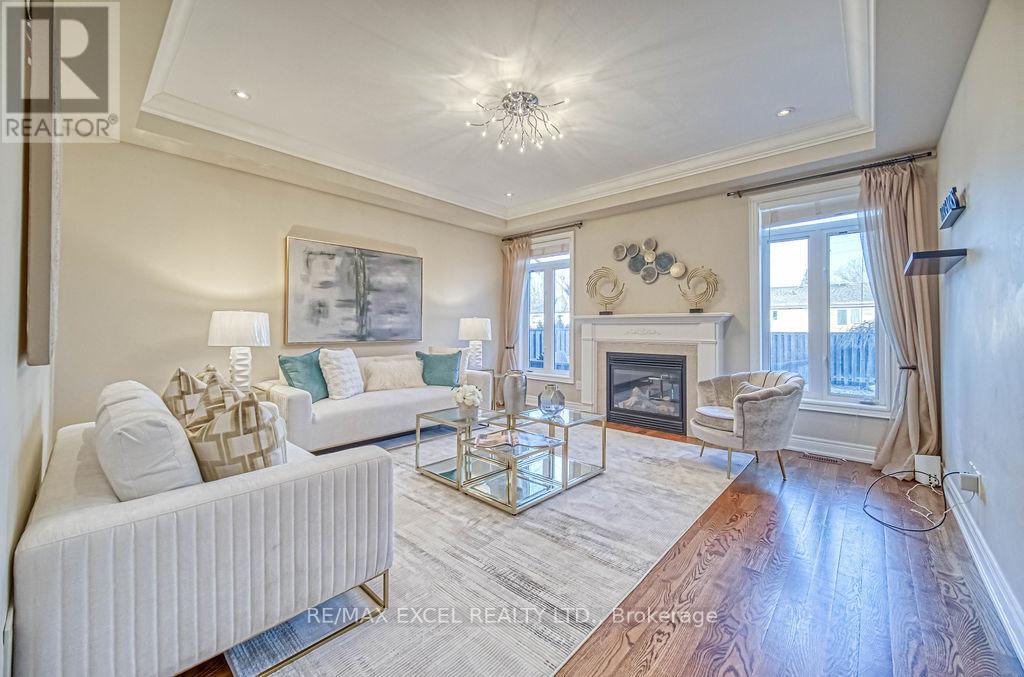 166 Townsgate Drive, Vaughan, Ontario  L4J 8J5 - Photo 12 - N12128211