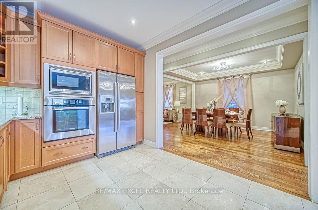 166 Townsgate Drive, Vaughan, Ontario  L4J 8J5 - Photo 18 - N12128211