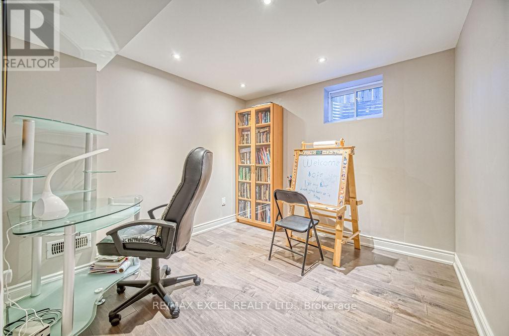 166 Townsgate Drive, Vaughan, Ontario  L4J 8J5 - Photo 42 - N12128211