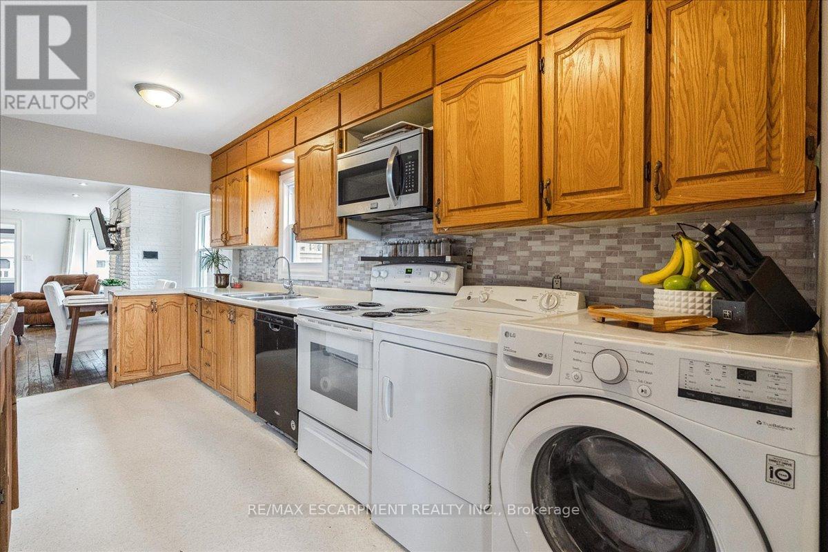 3938 Algonquin Avenue, Innisfil, Ontario  L9S 2M3 - Photo 12 - N12128302