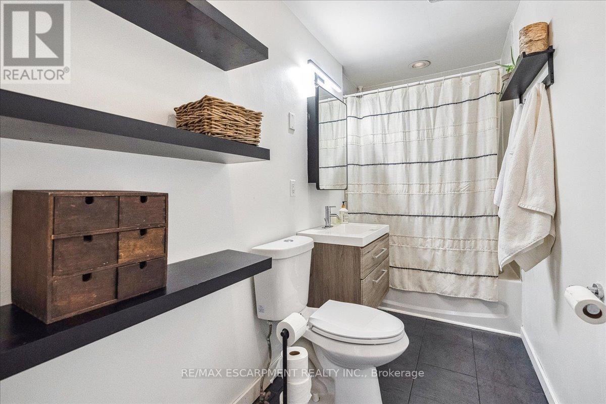 3938 Algonquin Avenue, Innisfil, Ontario  L9S 2M3 - Photo 16 - N12128302