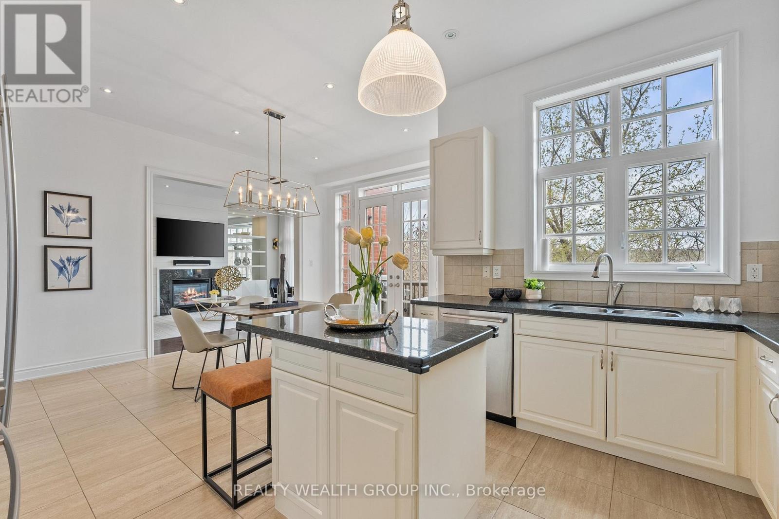 441 Marc Santi Boulevard, Vaughan, Ontario  L6A 4C9 - Photo 9 - N12128401
