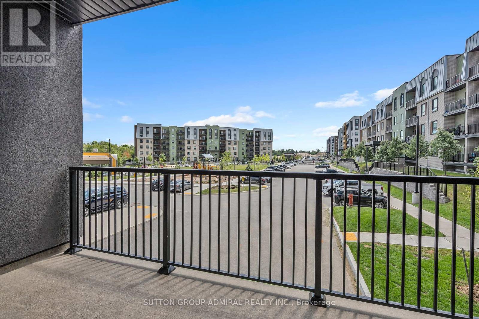 111 - 4 Spice Way, Barrie, Ontario  L9J 0M2 - Photo 16 - S12128219