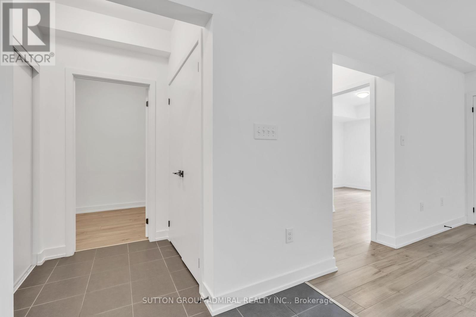 111 - 4 Spice Way, Barrie, Ontario  L9J 0M2 - Photo 7 - S12128219