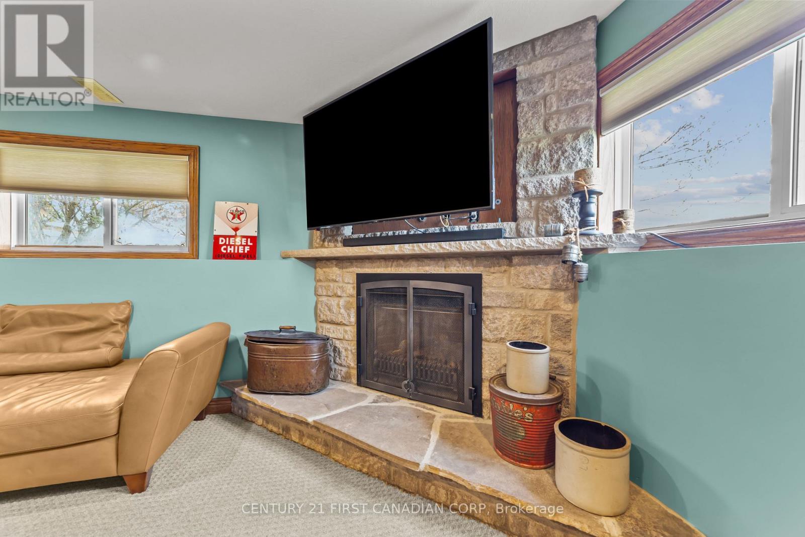 5291 Mount Carmel Drive, North Middlesex, Ontario  N0M 2J0 - Photo 19 - X12128449