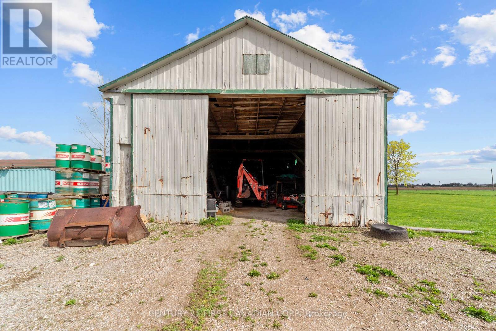 5291 Mount Carmel Drive, North Middlesex, Ontario  N0M 2J0 - Photo 47 - X12128449