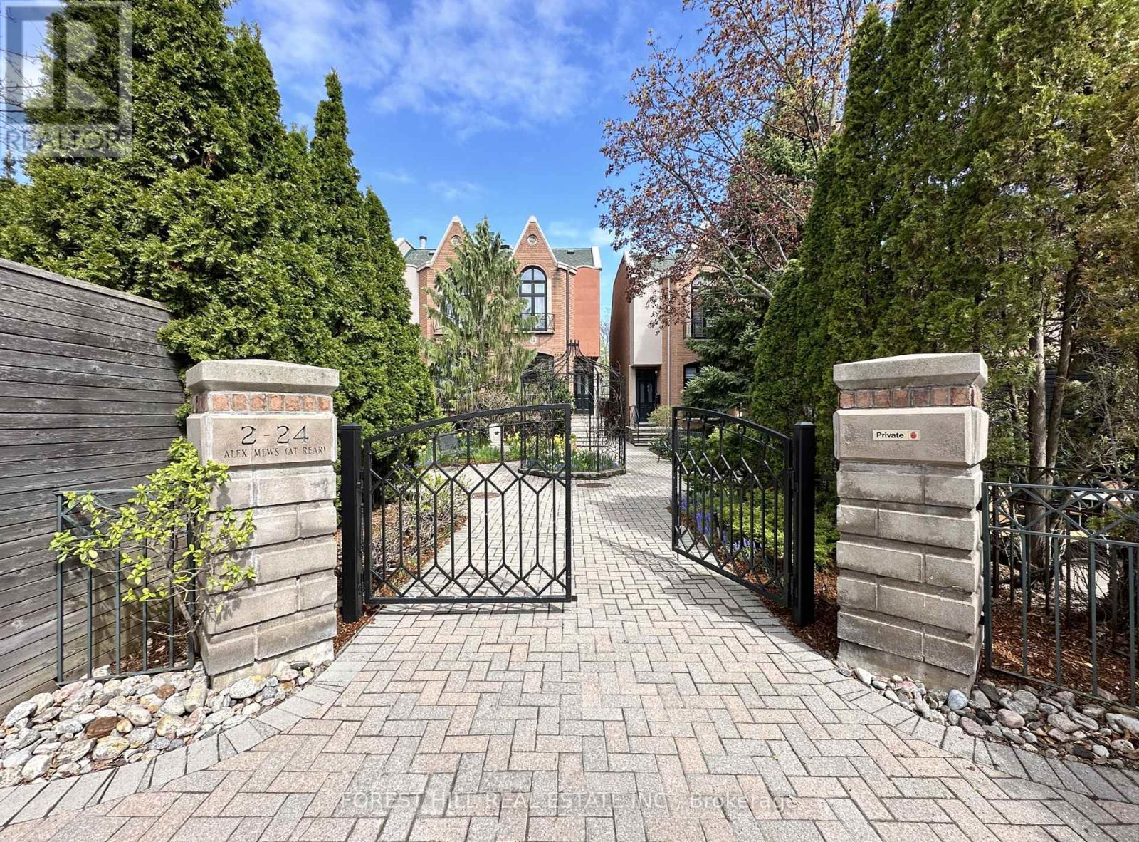8 ALEX MEWS, Toronto, Ontario