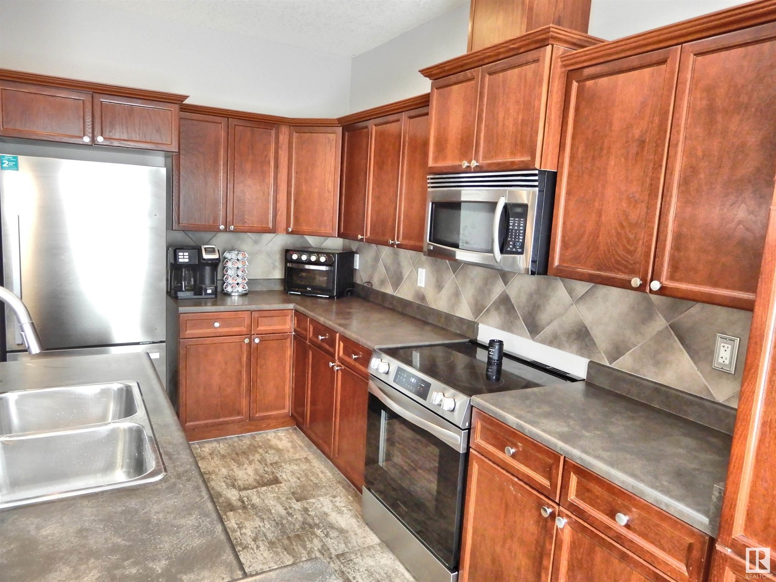 Property at #82 13825 155 AV NW image 5