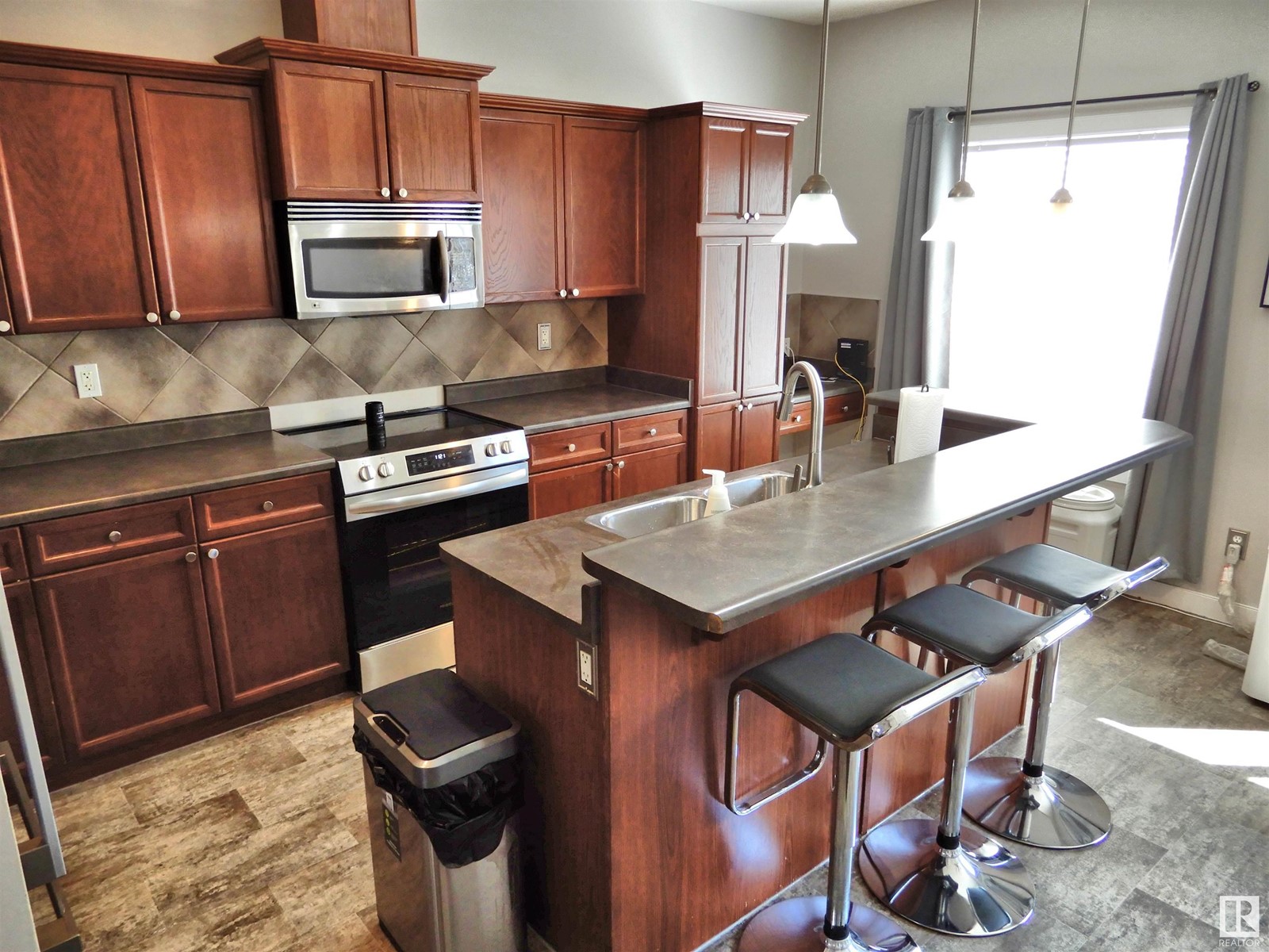 Property at #82 13825 155 AV NW image 4
