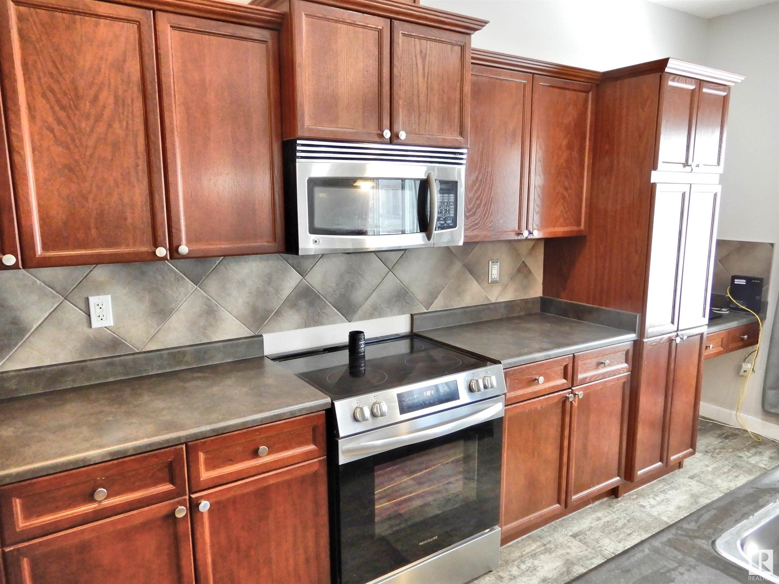 Property at #82 13825 155 AV NW image 3