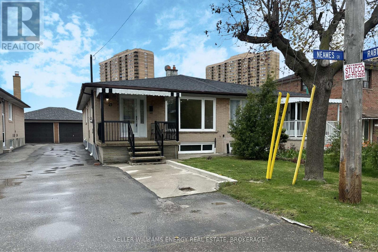 21 NEAMES CRESCENT, Toronto, Ontario
