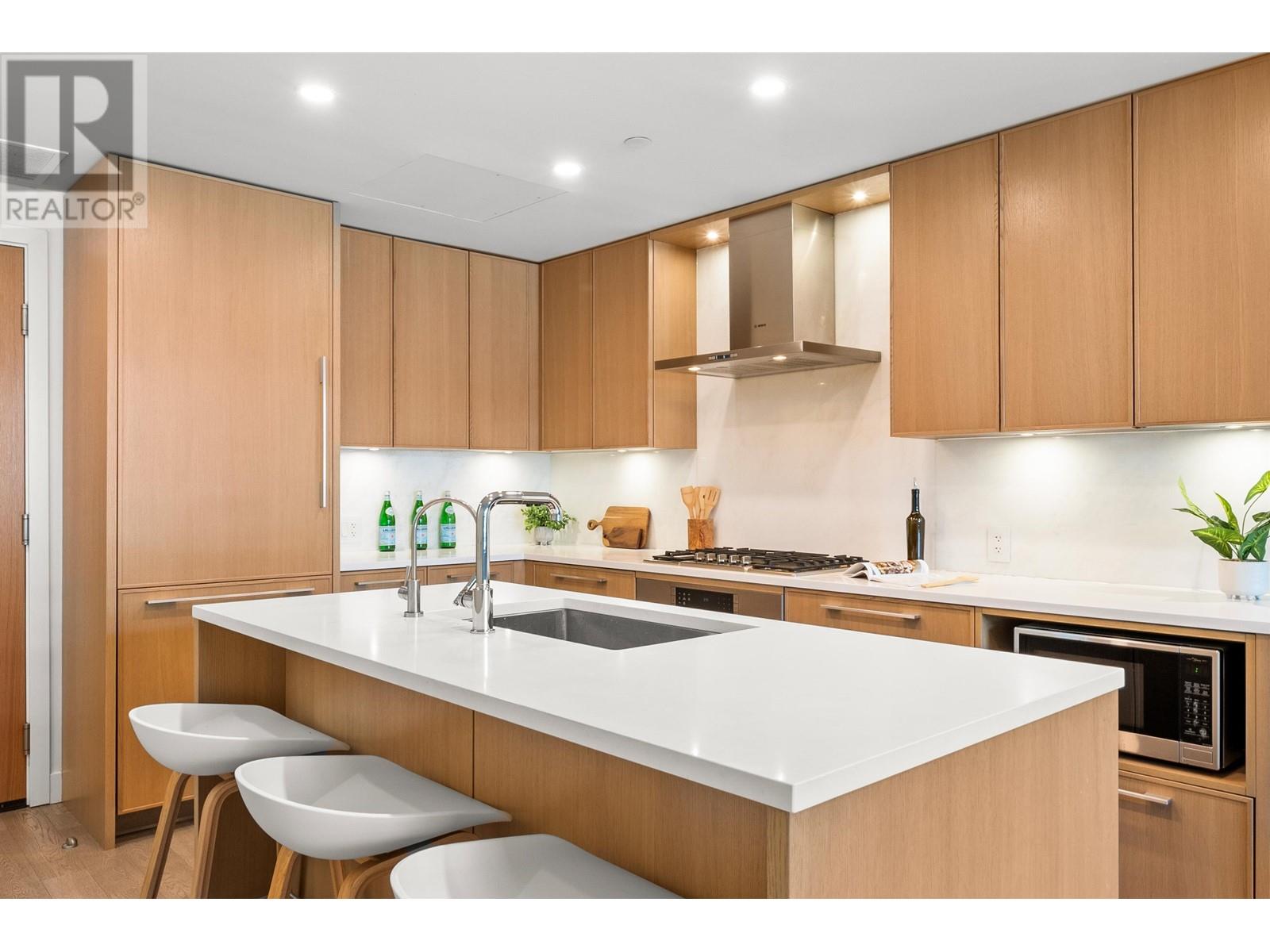 321 3220 Connaught Crescent, North Vancouver, British Columbia  V7R 0A5 - Photo 7 - R2999066