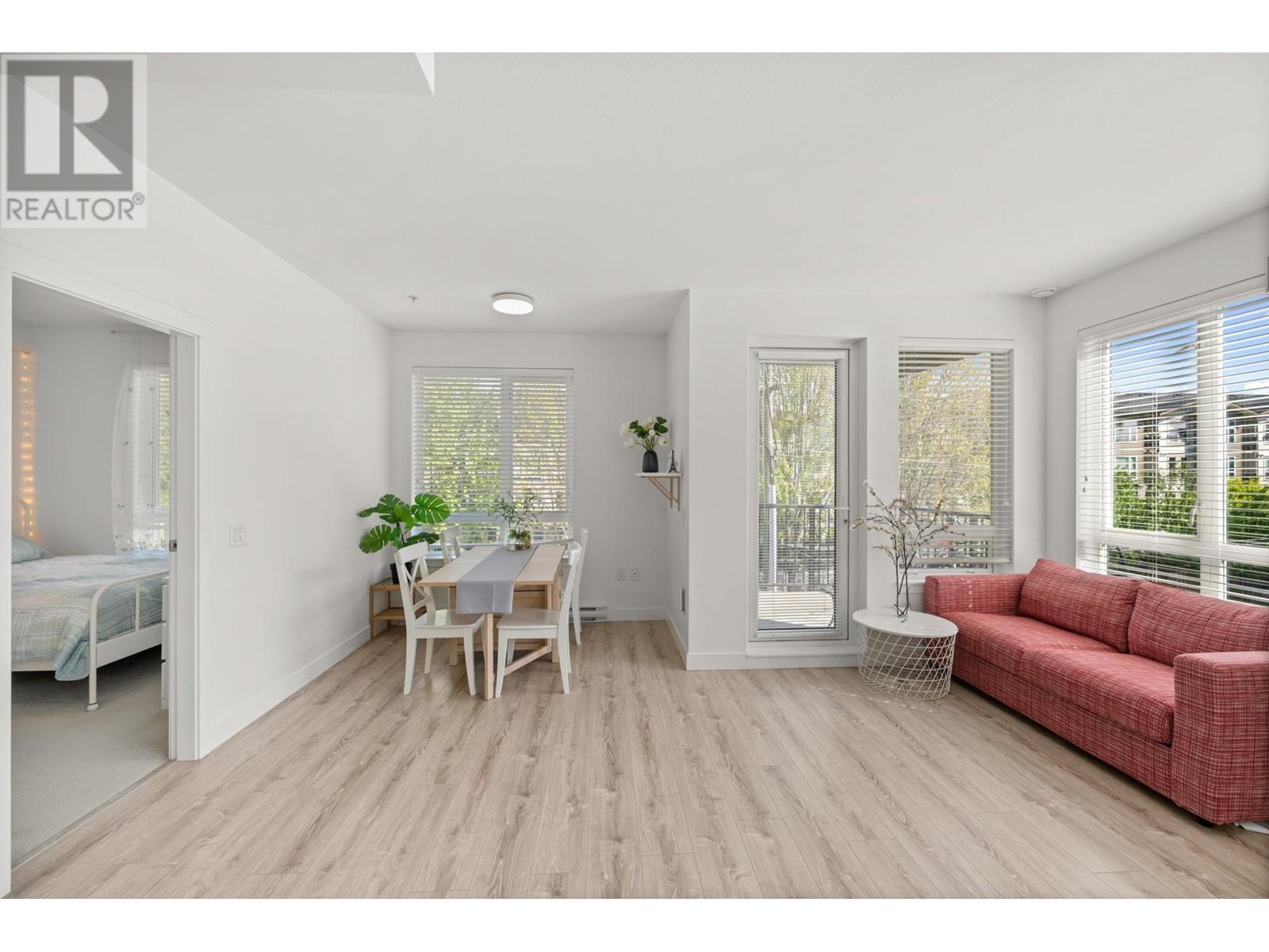 301 2382 Atkins Avenue, Port Coquitlam, British Columbia  V3C 0G7 - Photo 3 - R2999068