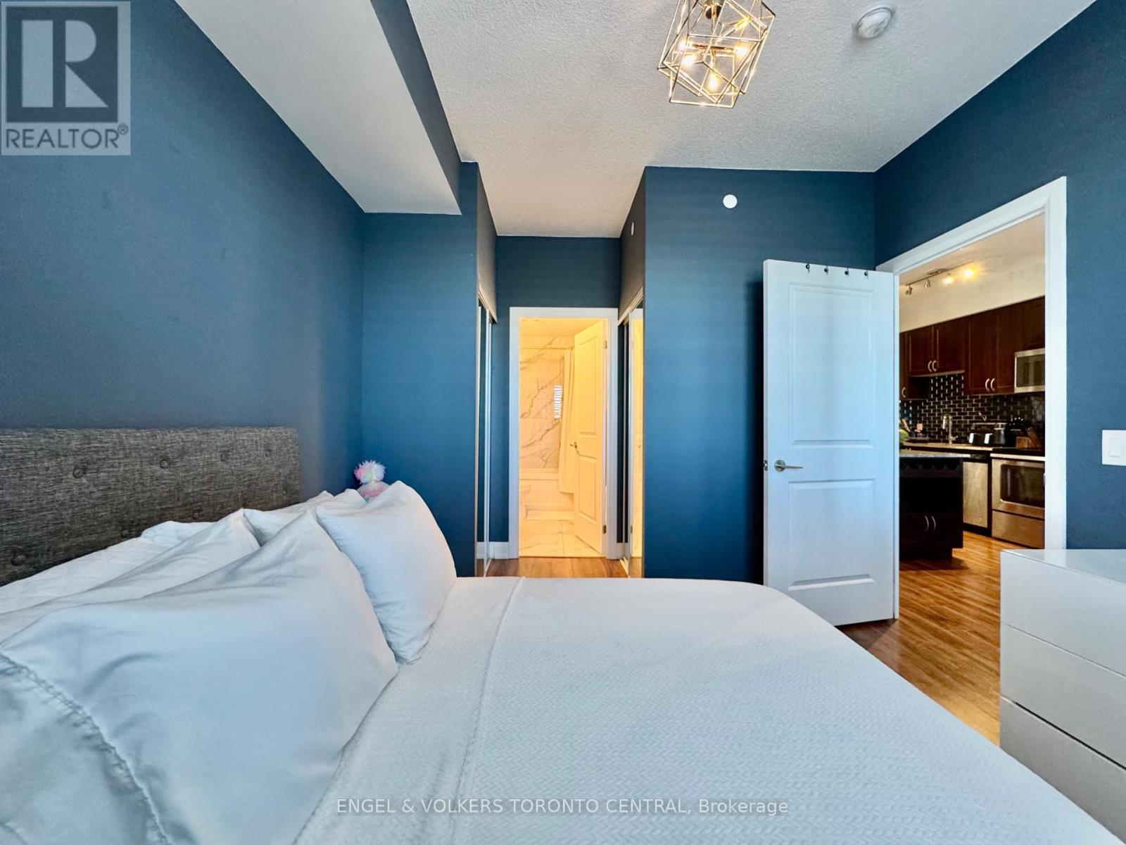 524 - 2800 Keele Street, Toronto, Ontario  M3M 2G4 - Photo 4 - W12128224