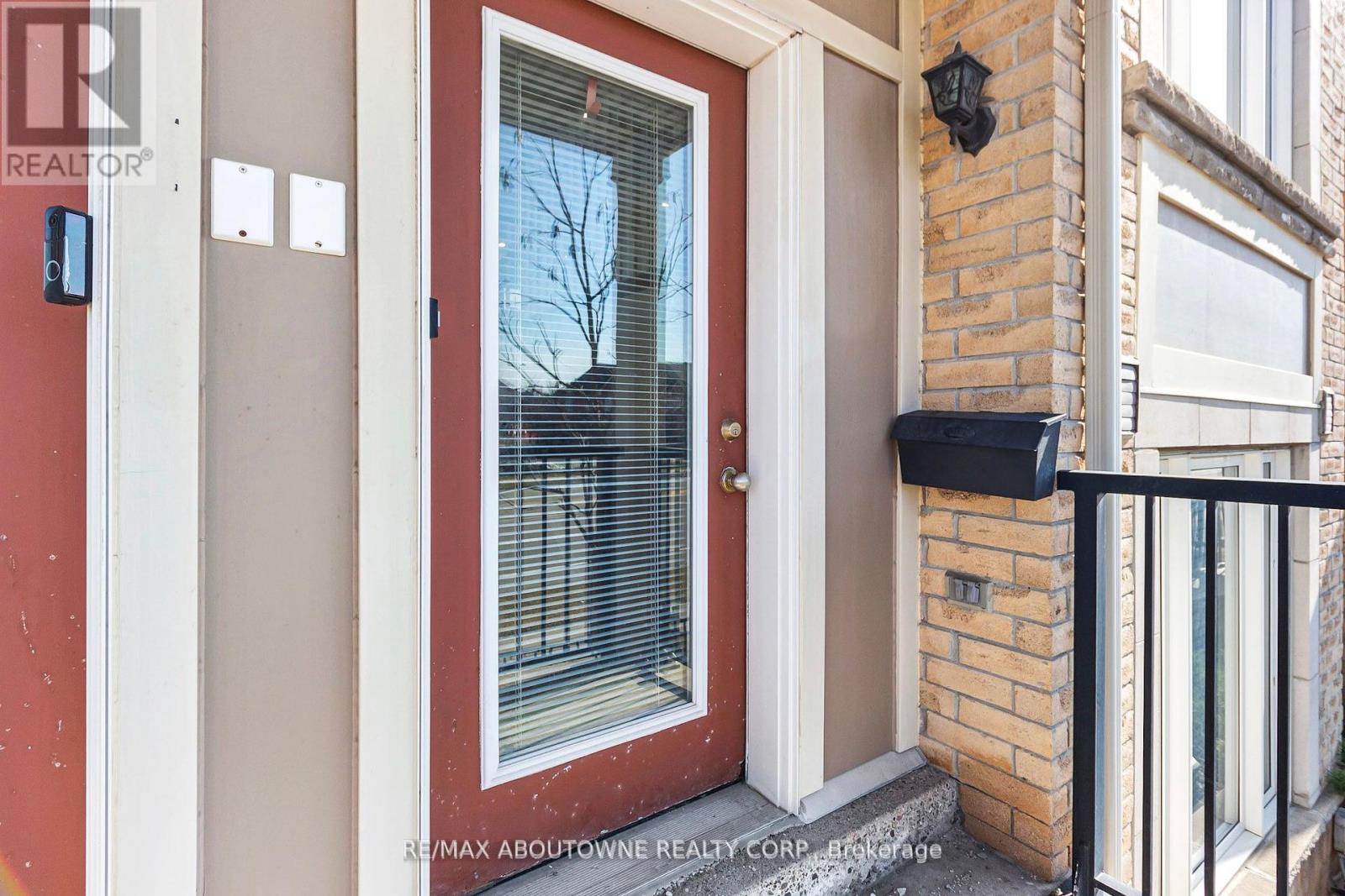 4 - 3010 Erin Centre Boulevard, Mississauga, Ontario  L5M 0P5 - Photo 4 - W12128232