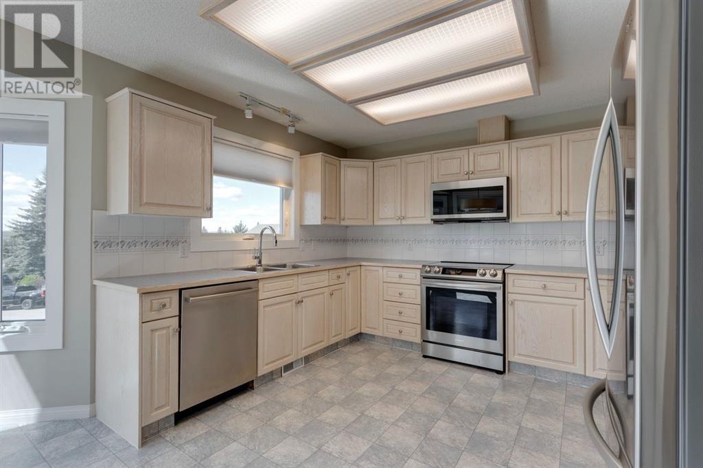 Property at 135 Sierra Morena Terrace SW image 5