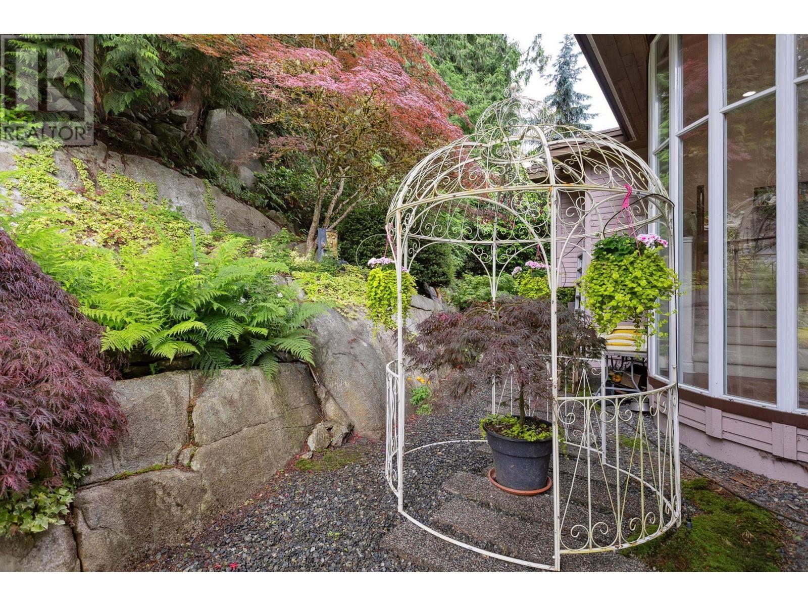 4650 Northwood Drive, West Vancouver, British Columbia  V7S 3E3 - Photo 30 - R2999000