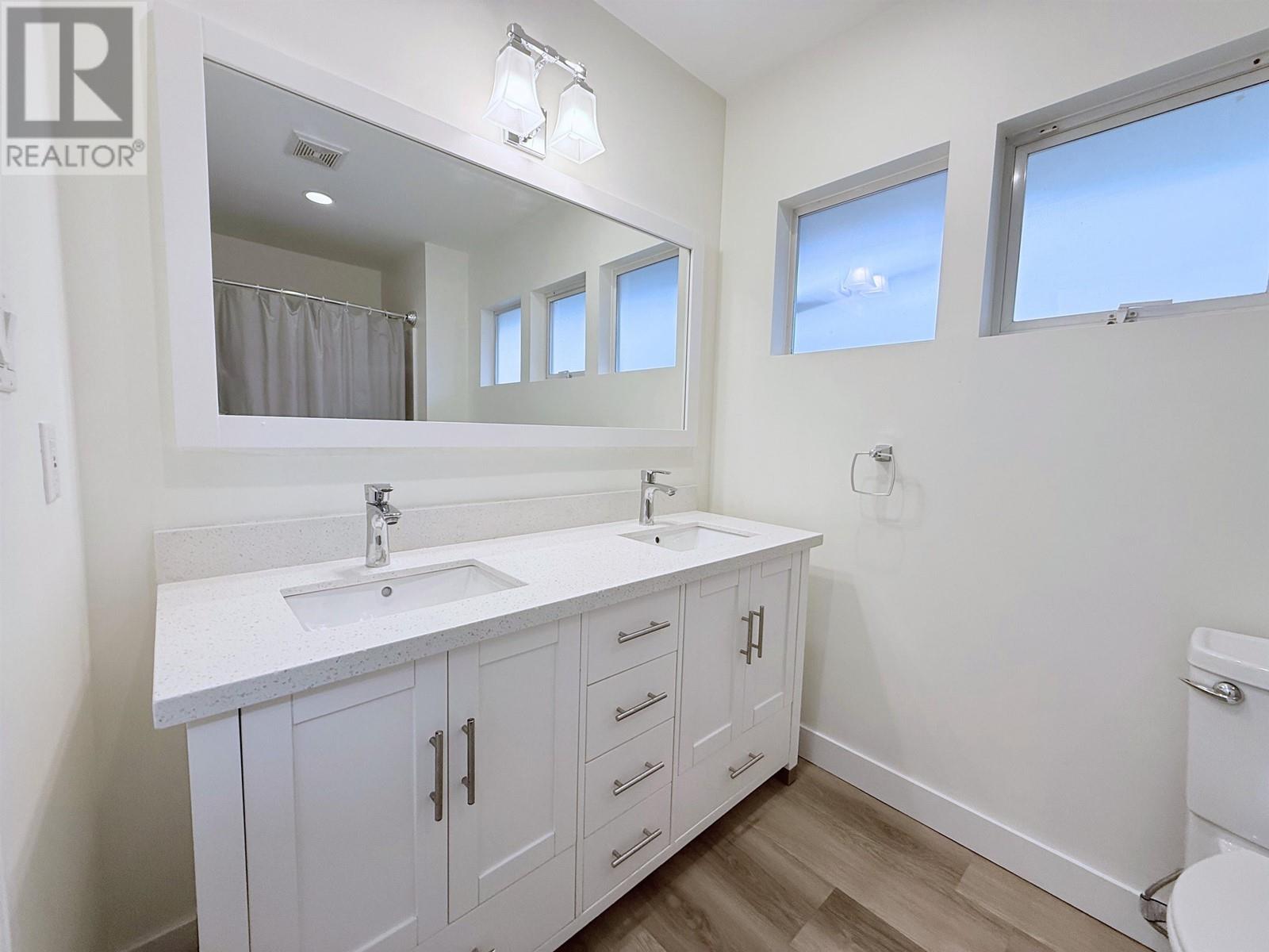 938 Leovista Avenue, North Vancouver, British Columbia  V7R 1R2 - Photo 18 - R2999069