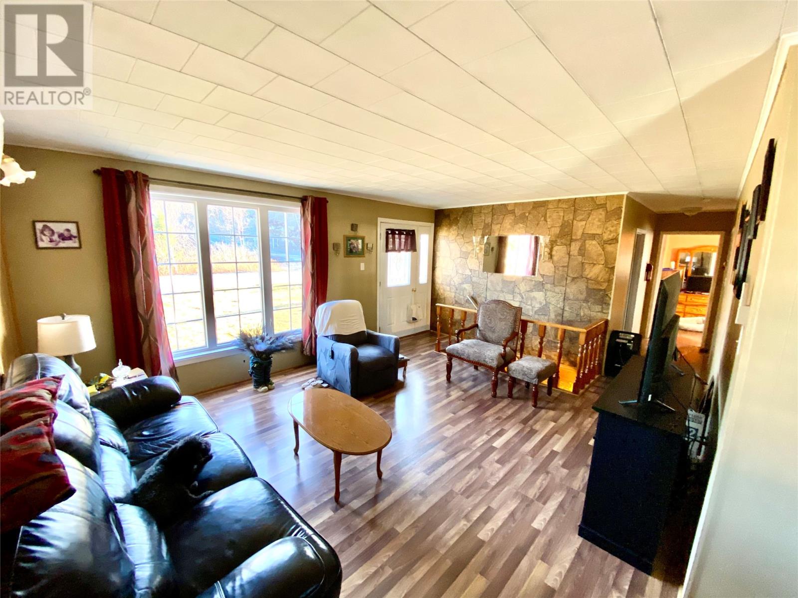 Property at 15 Juniper Crescent image 4