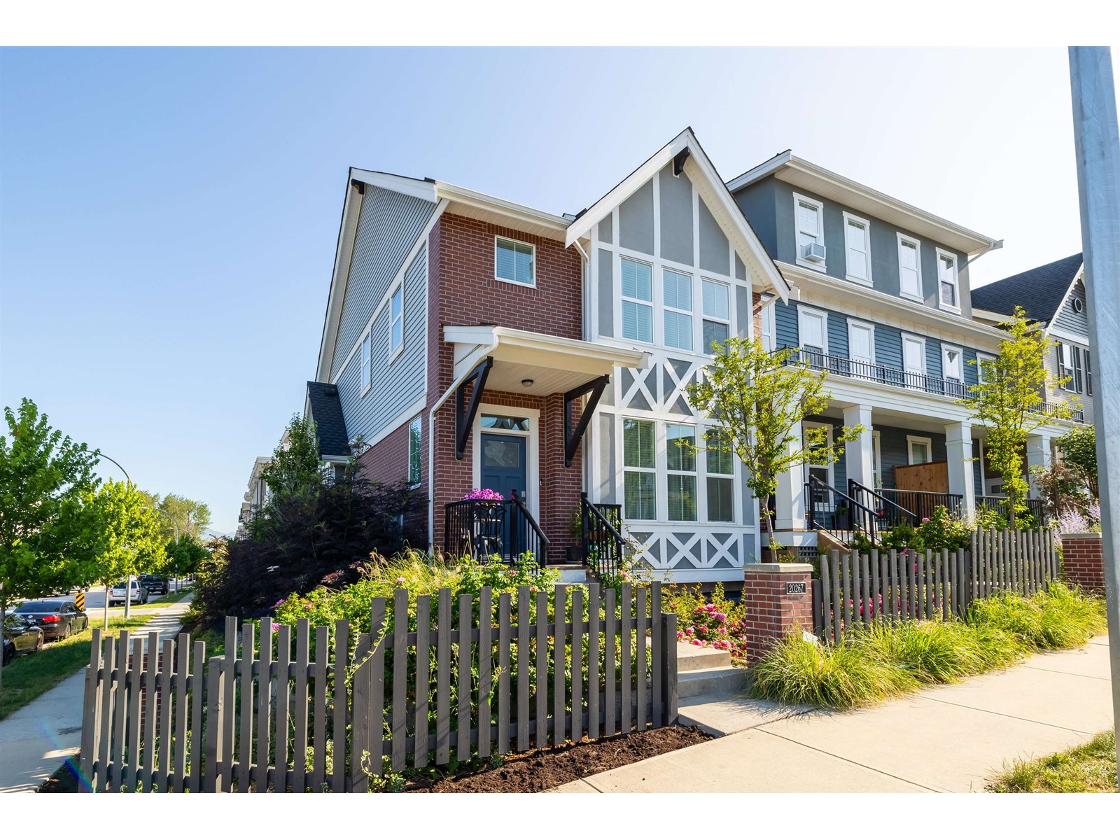 Property at 20267 82B AVENUE image 1