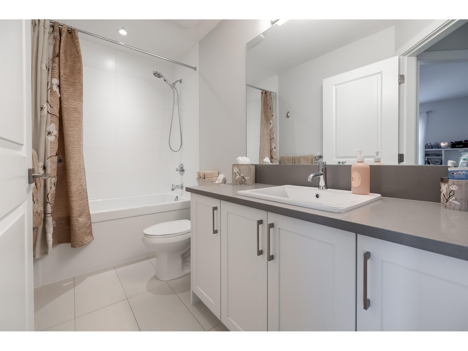 20267 82b Avenue, Langley, British Columbia  V2Y 0Y8 - Photo 16 - R2998137