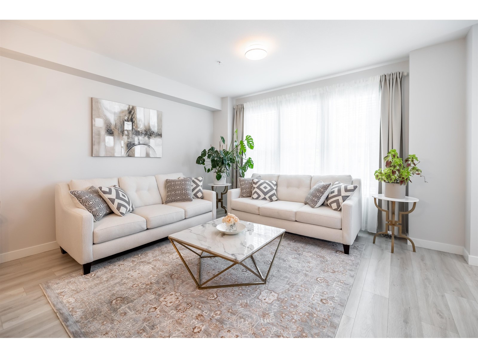 Property at 20267 82B AVENUE image 3