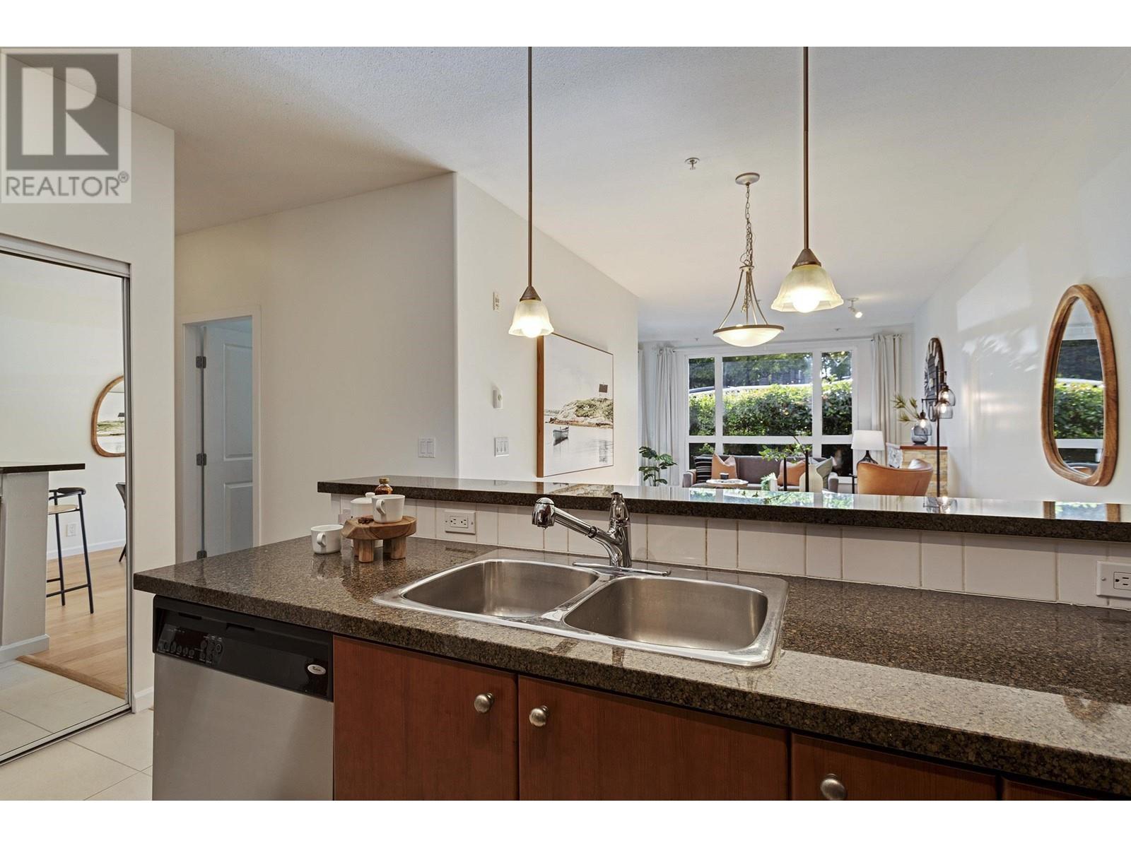 205 14 E Royal Avenue, New Westminster, British Columbia  V3L 5W5 - Photo 9 - R2996547