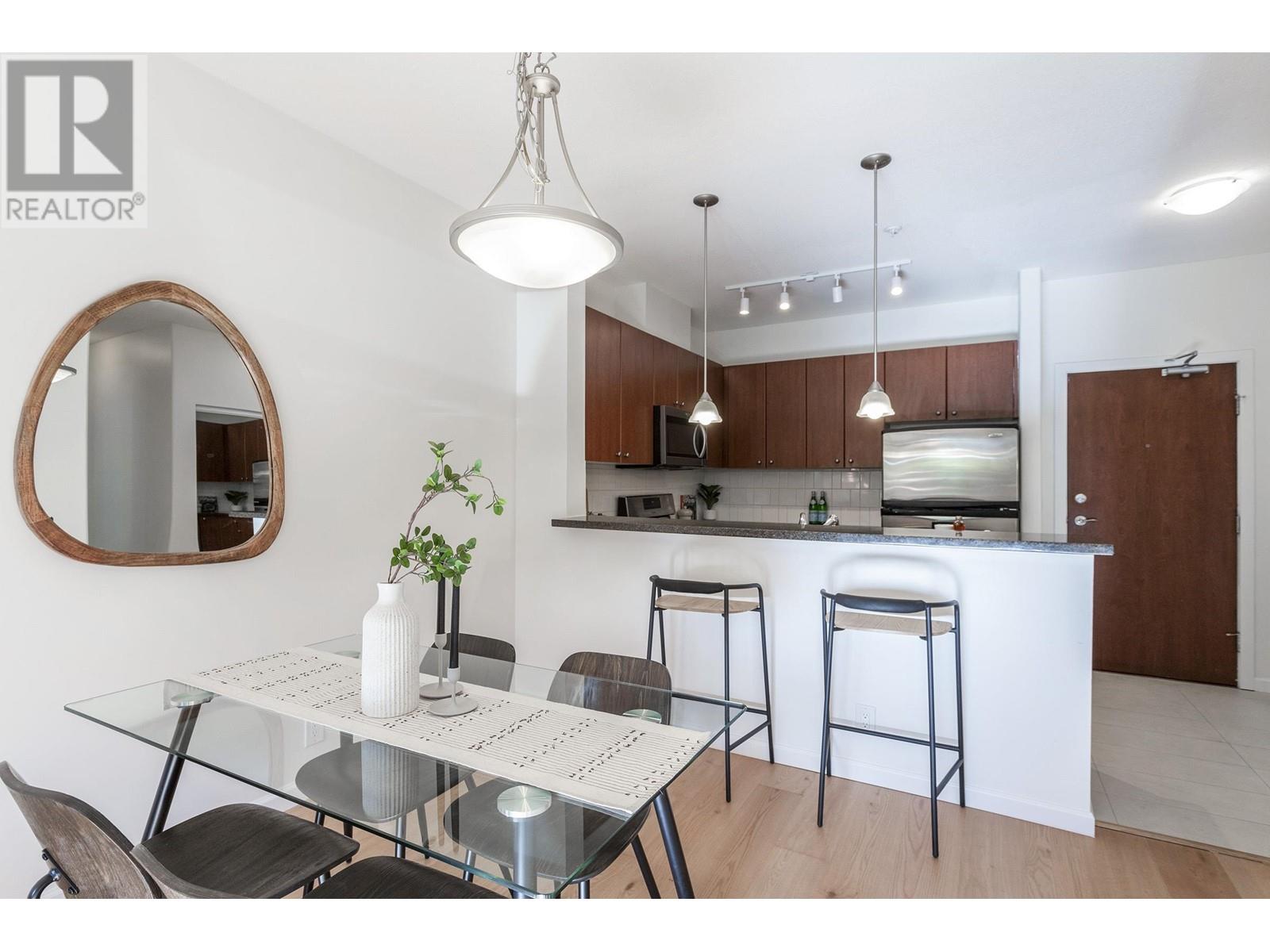 205 14 E Royal Avenue, New Westminster, British Columbia  V3L 5W5 - Photo 8 - R2996547