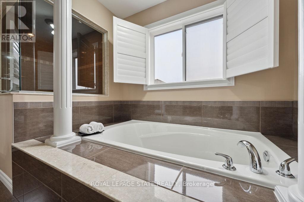 88 Chartwell Circle, Hamilton, Ontario  L9A 0C4 - Photo 20 - X12128216