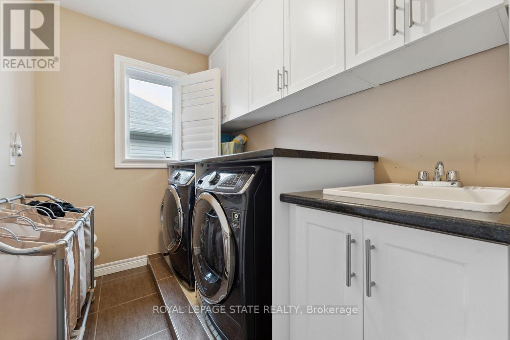 88 Chartwell Circle, Hamilton, Ontario  L9A 0C4 - Photo 26 - X12128216