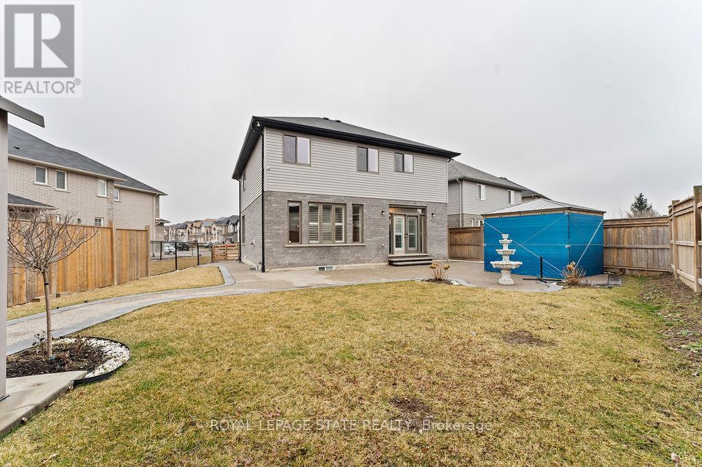 88 Chartwell Circle, Hamilton, Ontario  L9A 0C4 - Photo 35 - X12128216