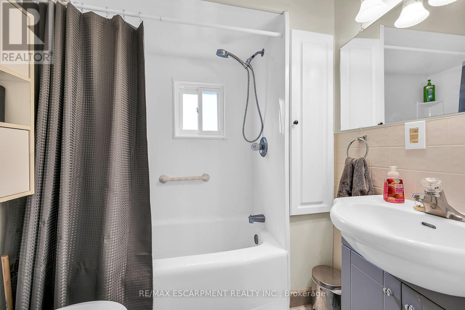 112 Harold Avenue, Brantford, Ontario  N3T 1W4 - Photo 19 - X12128266