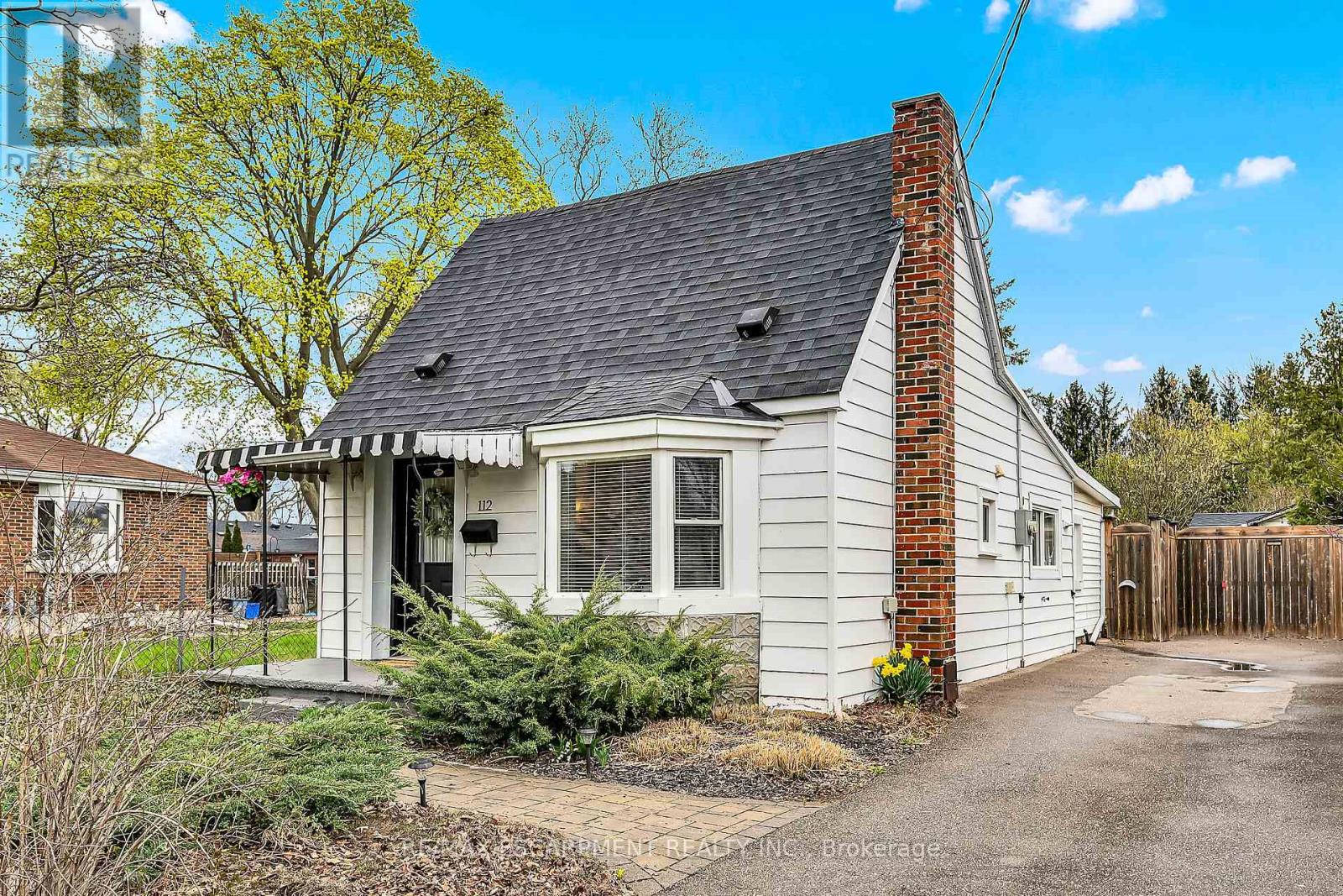 112 Harold Avenue, Brantford, Ontario  N3T 1W4 - Photo 3 - X12128266