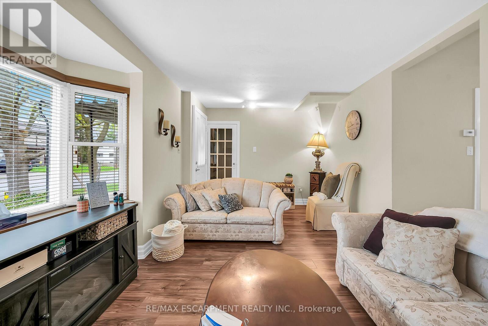 112 Harold Avenue, Brantford, Ontario  N3T 1W4 - Photo 7 - X12128266