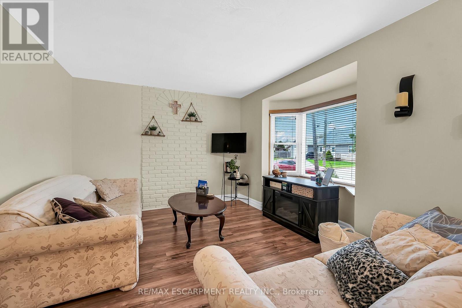112 Harold Avenue, Brantford, Ontario  N3T 1W4 - Photo 9 - X12128266
