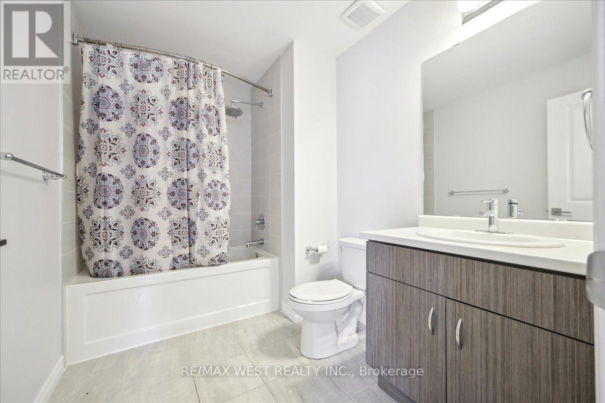 65 - 30 Times Square Boulevard, Hamilton, Ontario  L8J 0M1 - Photo 7 - X12128271