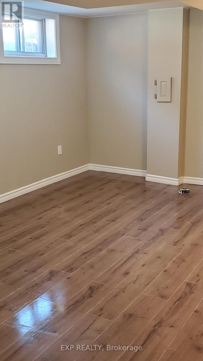 86 Richmond Street, Thorold, Ontario  L2V 3H1 - Photo 36 - X12128277