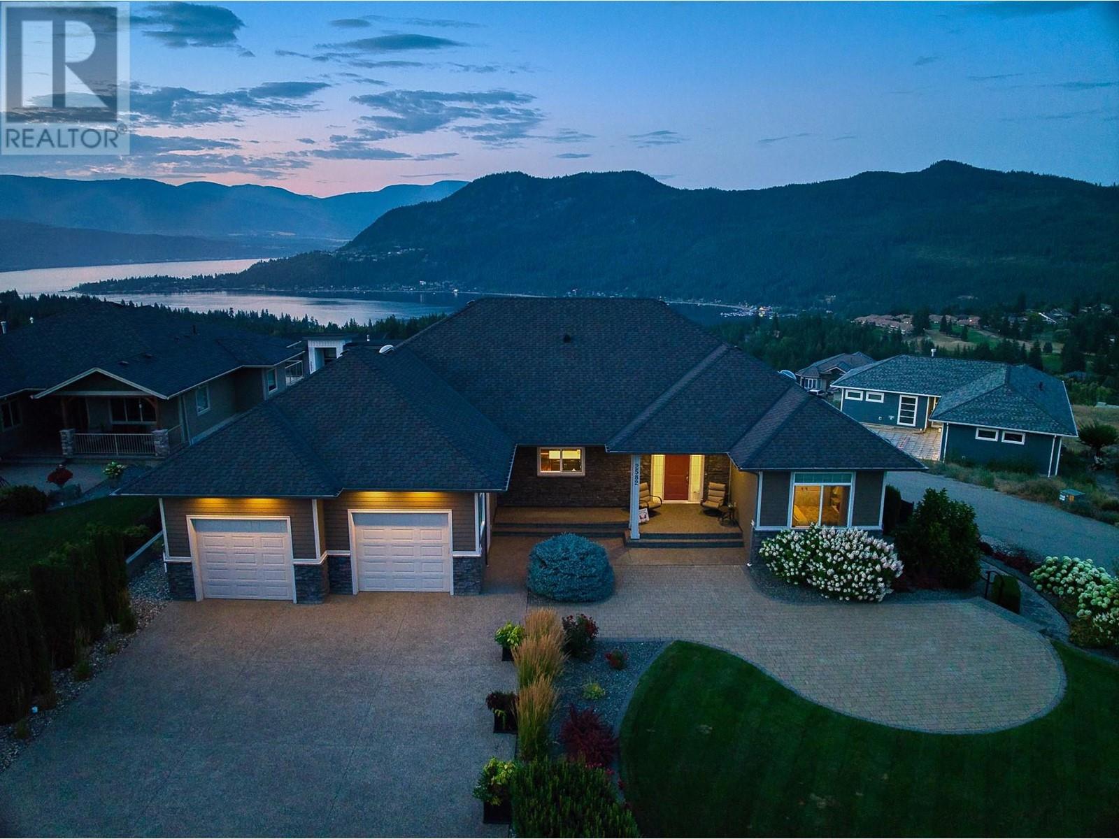 2582 St. Andrews Street, Blind Bay, British Columbia