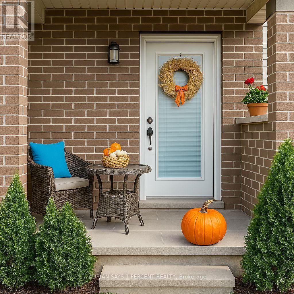 46 Bermondsey Way, Ottawa, Ontario  K2S 2Y7 - Photo 2 - X12128472