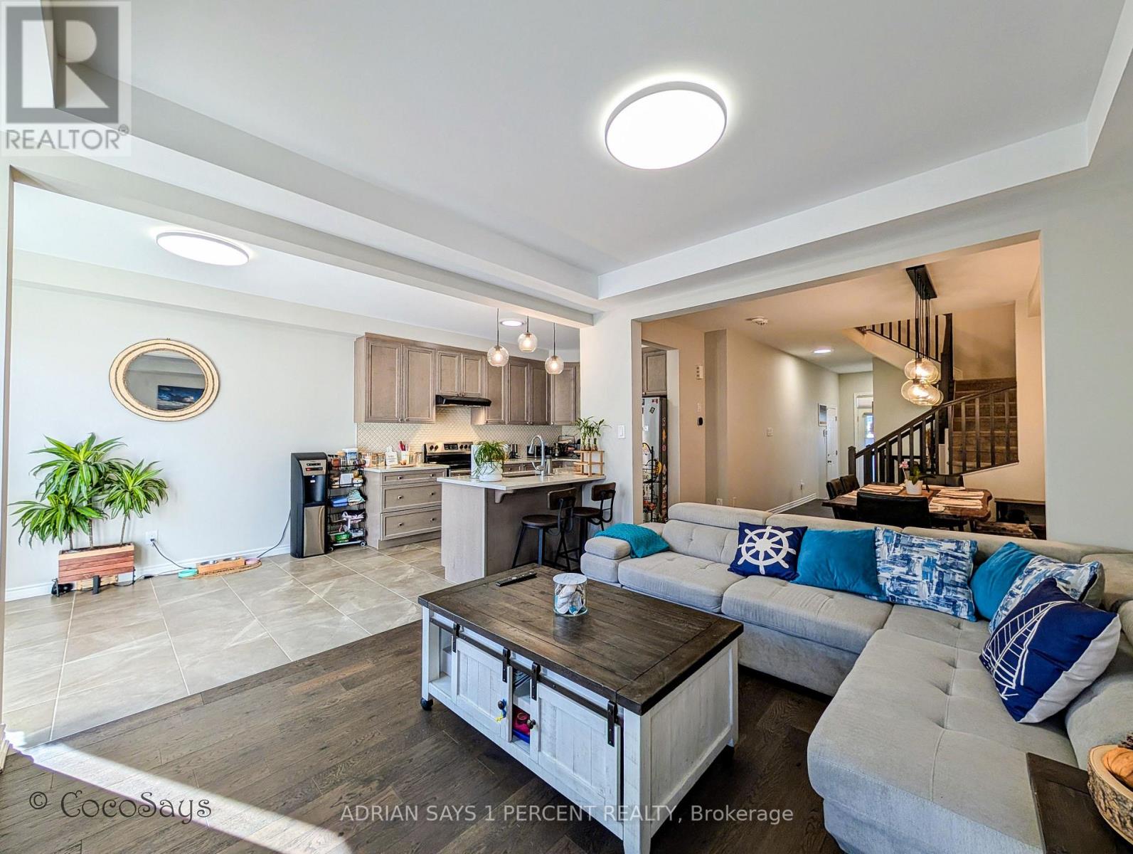 46 Bermondsey Way, Ottawa, Ontario  K2S 2Y7 - Photo 8 - X12128472