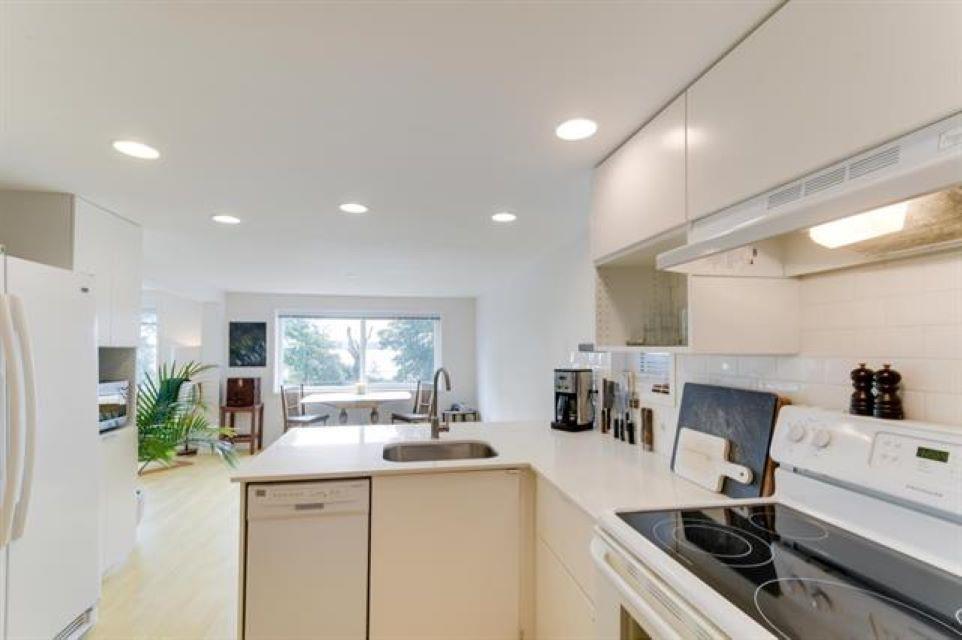 15681 Marine Drive, White Rock, British Columbia  V4B 1E3 - Photo 25 - R2999067