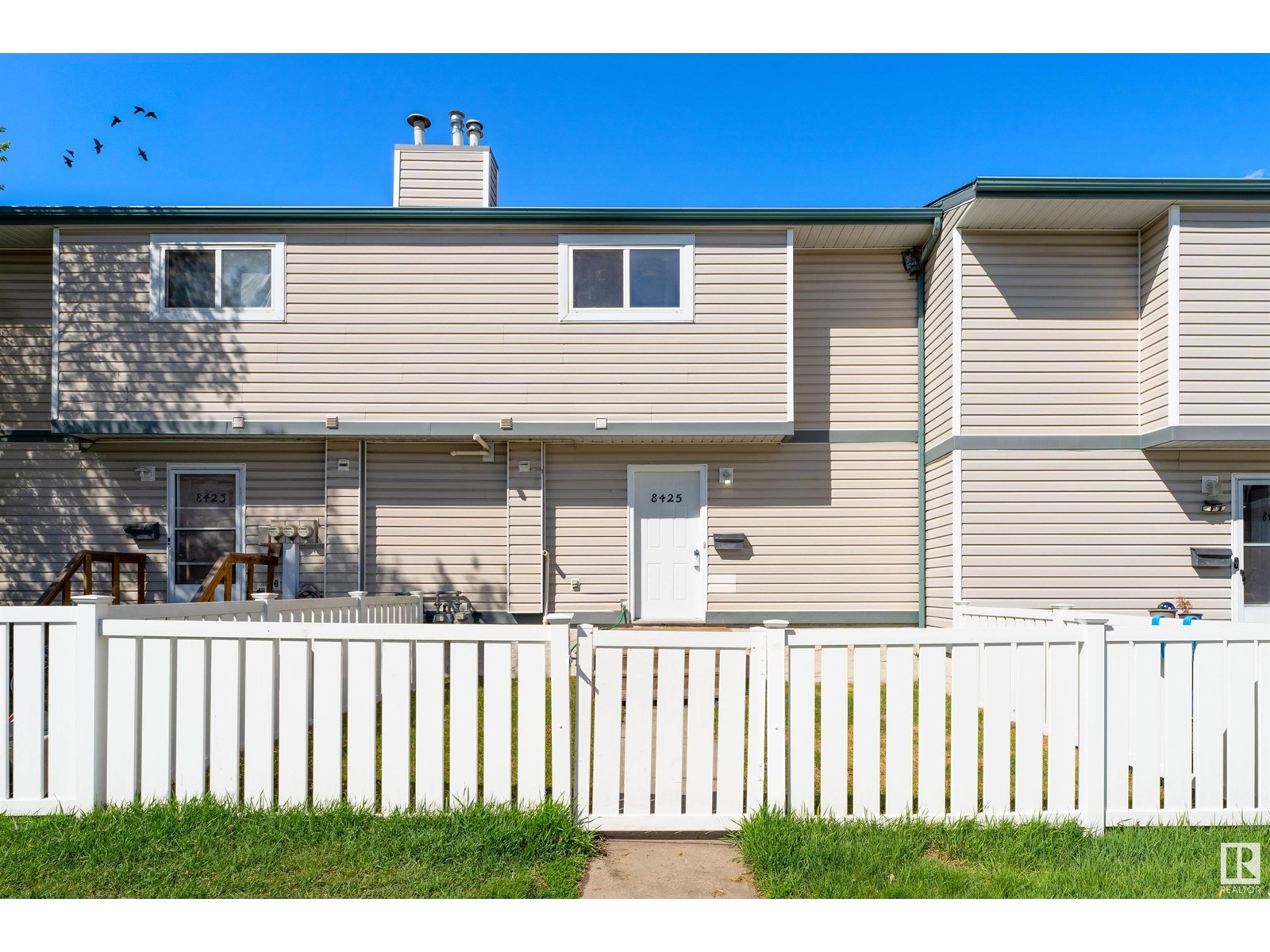 Property at 8425 29 AV NW image 1