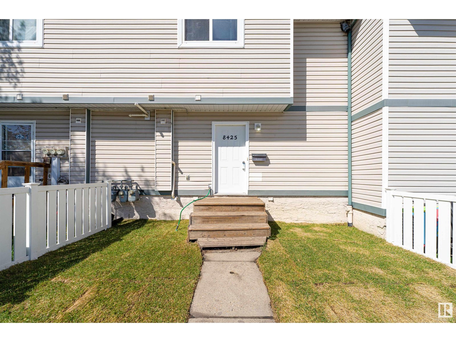 Property at 8425 29 AV NW image 2