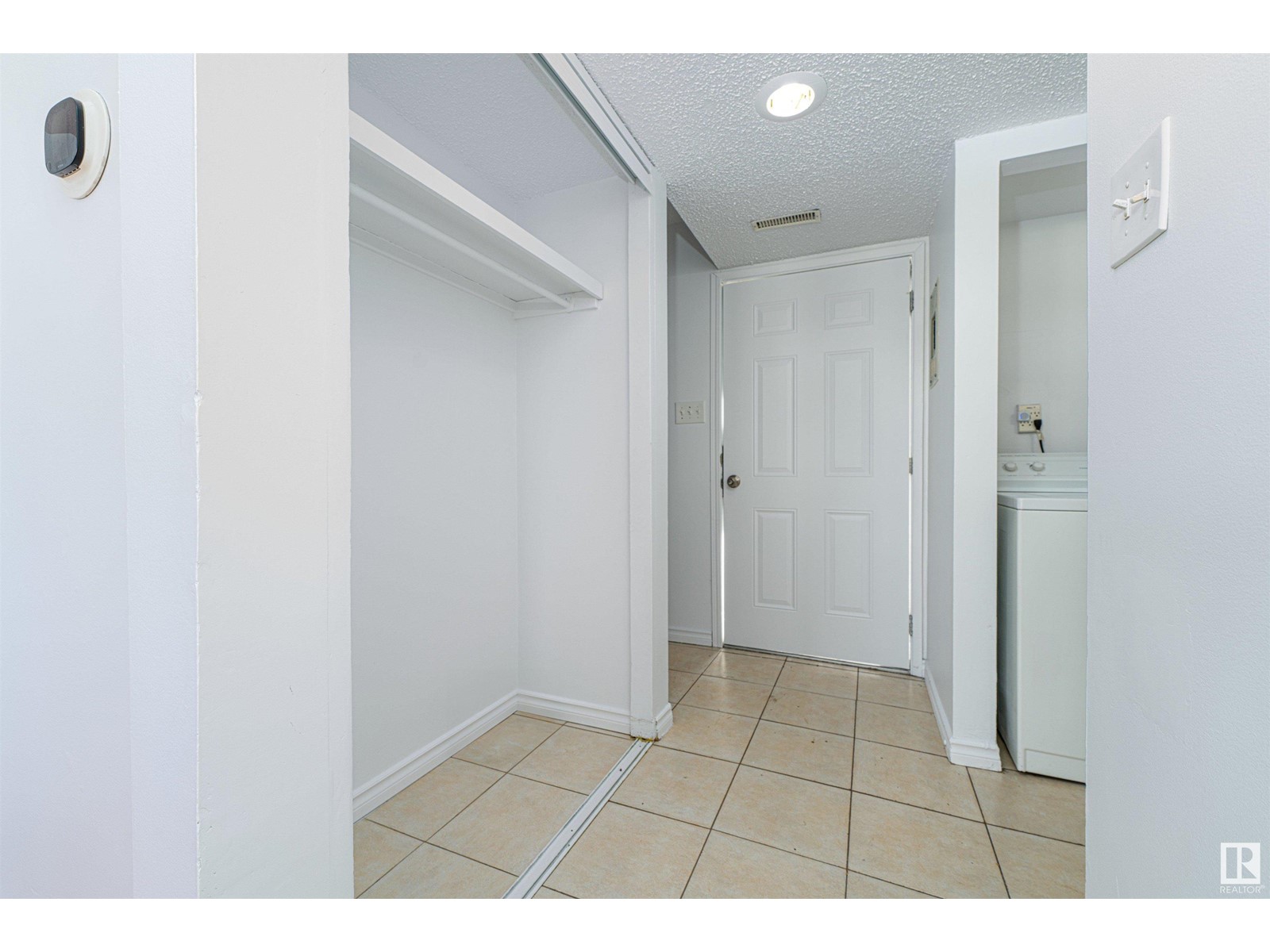Property at 8425 29 AV NW image 5
