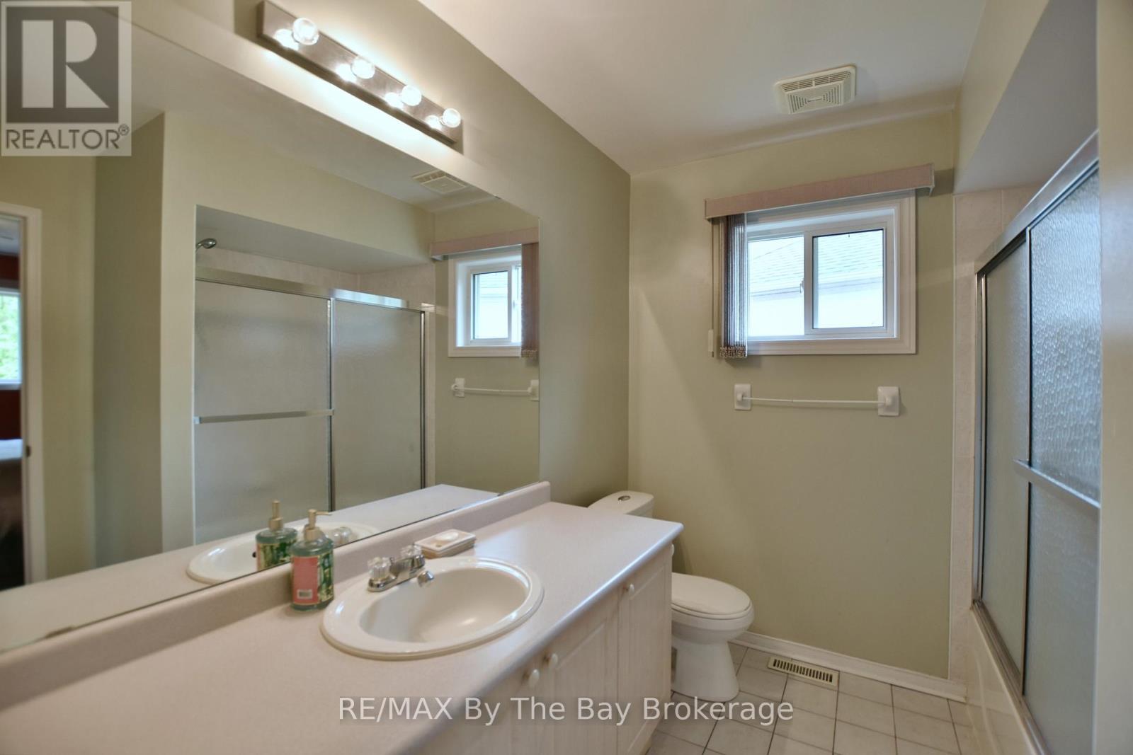 109 Silver Birch Avenue, Wasaga Beach, Ontario  L9Z 1N2 - Photo 20 - S12127349