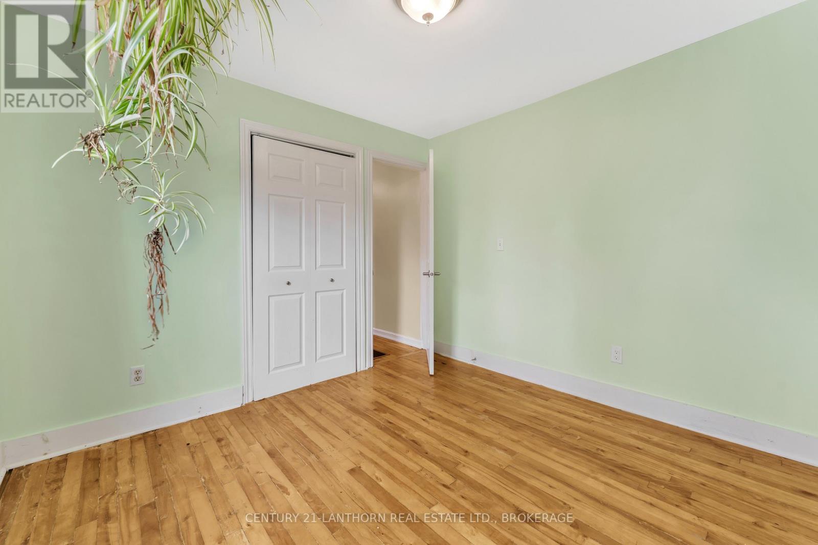 77 Portsmouth Avenue, Kingston, Ontario  K7M 1V4 - Photo 12 - X12128513