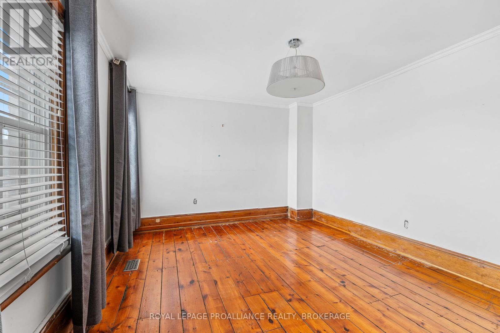 270 Wellington Street, Kingston, Ontario  K7K 2Z1 - Photo 17 - X12128527